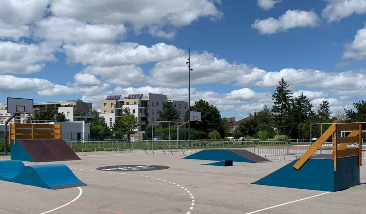 Skate park au milieu des quartiers de Vaulx en Velin